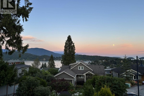 Residential for sale at 496 Spyglass Place, Gibsons, BC - MLS® GOpUig