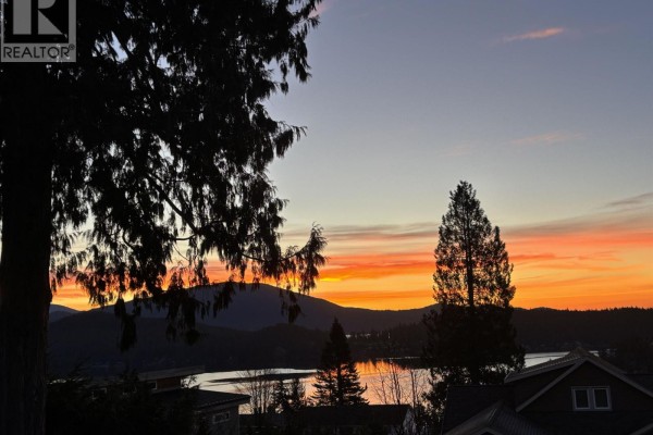 496 Spyglass Place, Gibsons, BC, photo 3