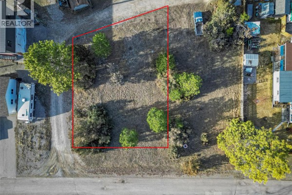 4963 Spruce Avenue, Canal Flats, BC, photo 3