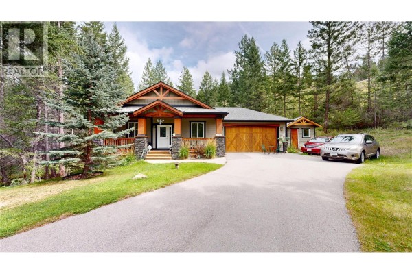 4967 Saddlewood Lane, Radium Hot Springs, BC, photo 2