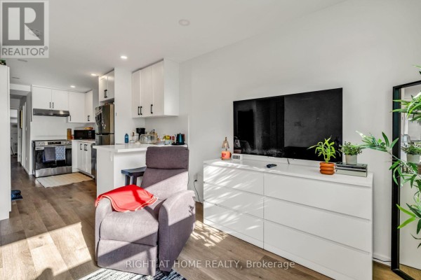 Living room - 497 Nairn Avenue, Toronto, ON M6E4J2 Photo 4