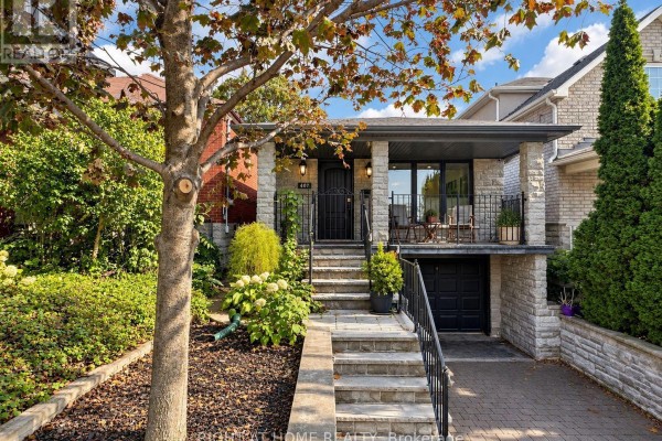 Living room - 497 Northcliffe Boulevard, Toronto, ON M6E3L4 Photo 2