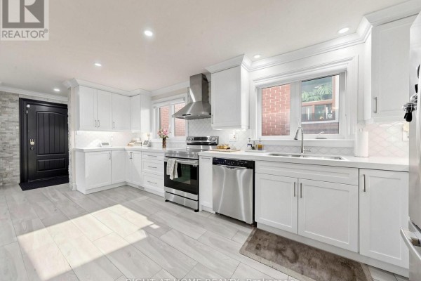 Bedroom 2 - 497 Northcliffe Boulevard, Toronto, ON M6E3L4 Photo 5