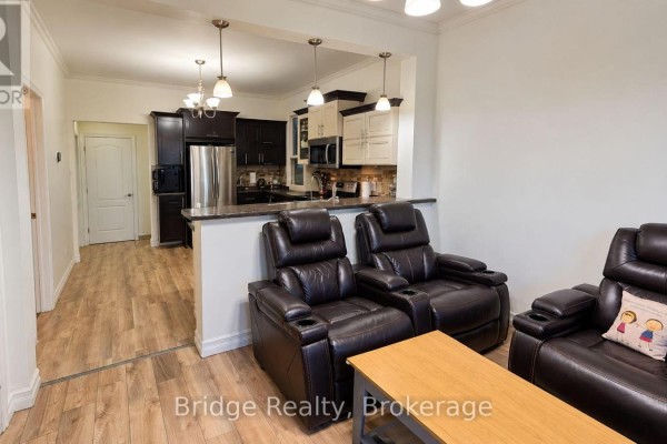 Laundry room - 497 Simcoe Street, London East, ON N6B1K3 Photo 5