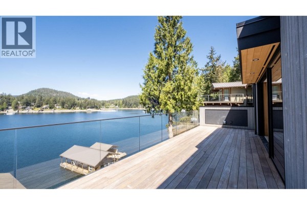 4976 Johnstone Road, Madeira Park, BC V9Y5L9 Photo 4