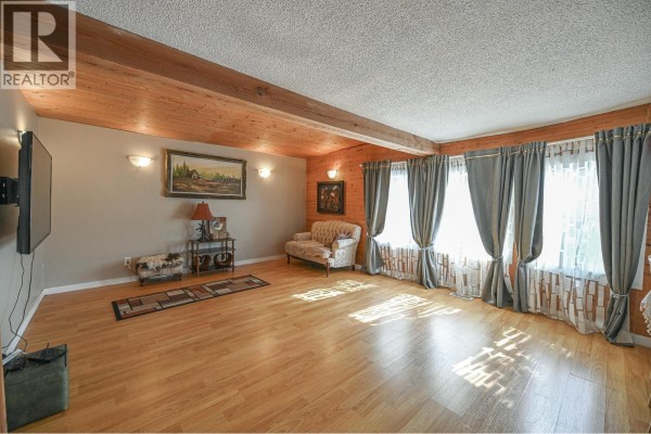 Bedroom - 4981 Spruce Avenue, Canal Flats, BC V0B1B0 Photo 5