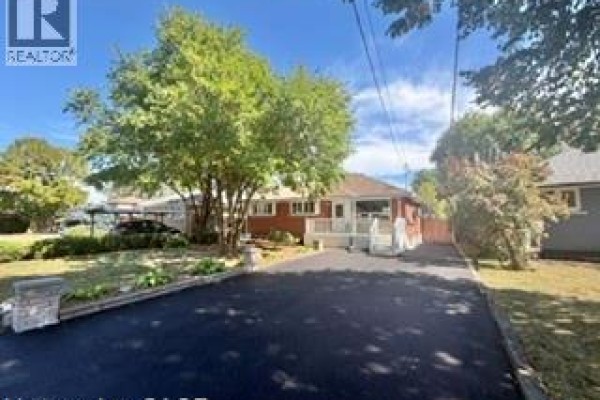 Primary Bedroom - 499 East 16th Street, Hamilton, ON L9A4K9 Photo 4