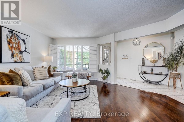 Dining room - 499 Silken Laumann Drive, Newmarket, ON L3X2H9 Photo 5