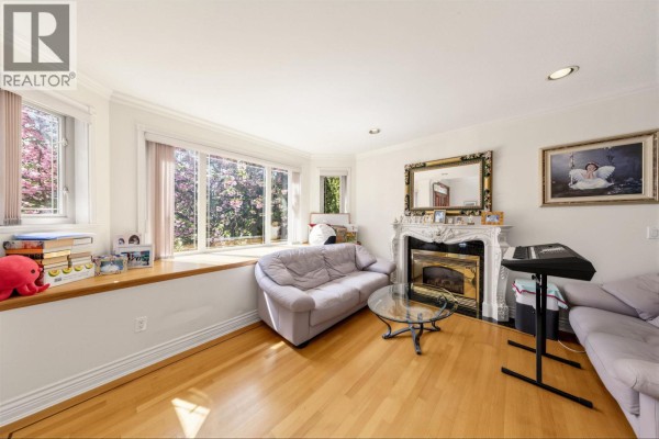 4993 Venables Street, Burnaby, BC V5B1X8 Photo 4
