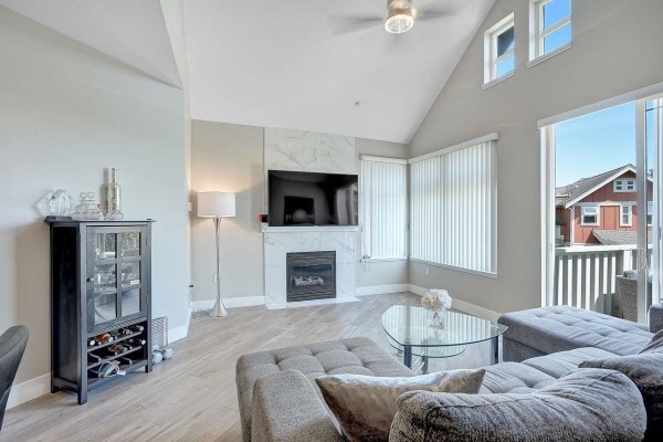 4th Floor 15350 16a Avenue, Surrey, BC V4A1S9 Photo 3