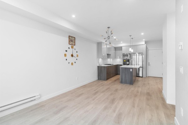 4xx 14438 72 Avenue, Surrey, BC V3S0B6 Photo 5