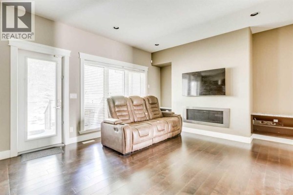 Living room - 5, 208 Sparrow Hawk Drive, Fort Mcmurray, AB T9K0Y8 Photo 4