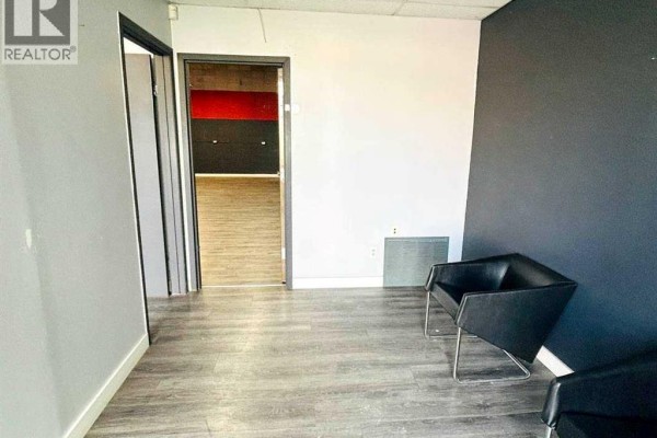 5, 2235 30 Avenue Ne, Calgary, AB T2E7C7 Photo 3