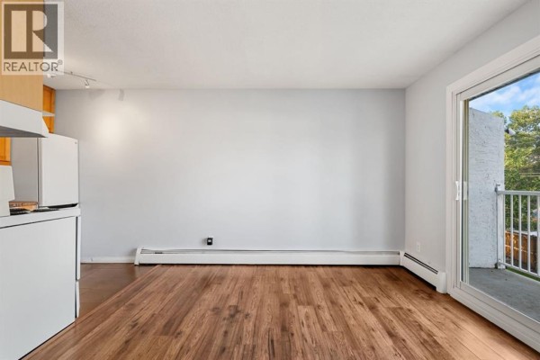 Kitchen - 5, 4328 75 Street Nw, Calgary, AB T3B2M8 Photo 3