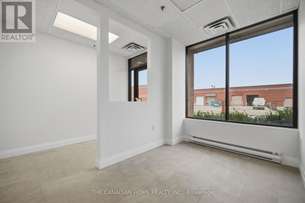 5, 6 & 7 - 7875 Tranmere Drive, Mississauga, ON L5S1T8 Photo 4