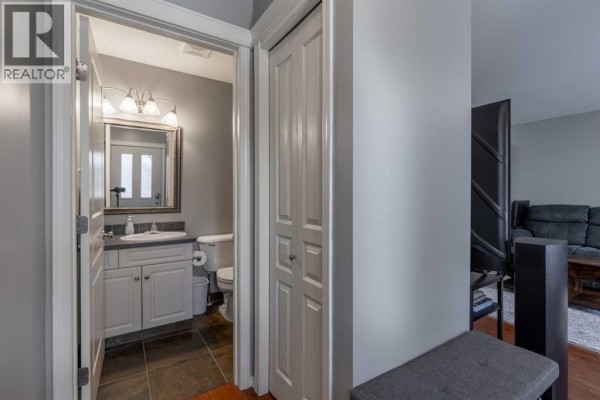 4pc Bathroom - 5, 635 6 Street S, Lethbridge, AB T1J2E4 Photo 3