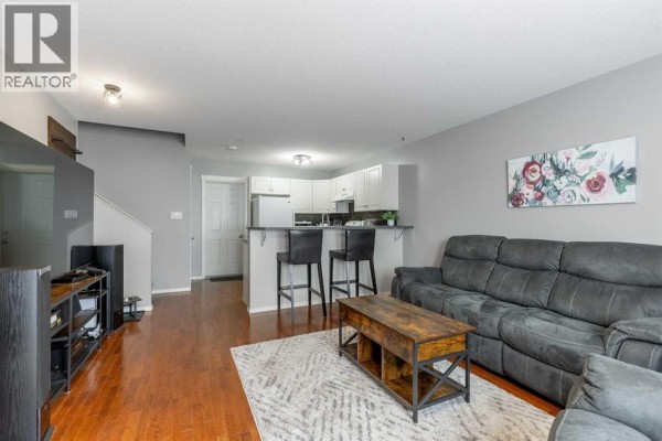 Kitchen - 5, 635 6 Street S, Lethbridge, AB T1J2E4 Photo 5