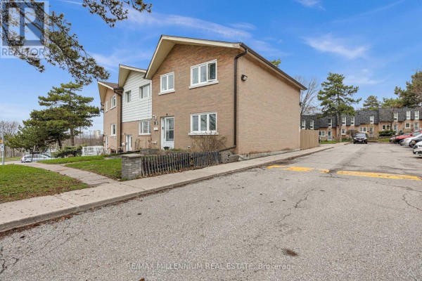 5 - 10 Grandravine Drive, Toronto, ON, photo 2