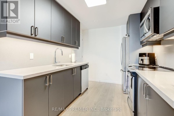 Kitchen - 5 - 1010 Portage Parkway, Vaughan, ON L4K0K3 Photo 3