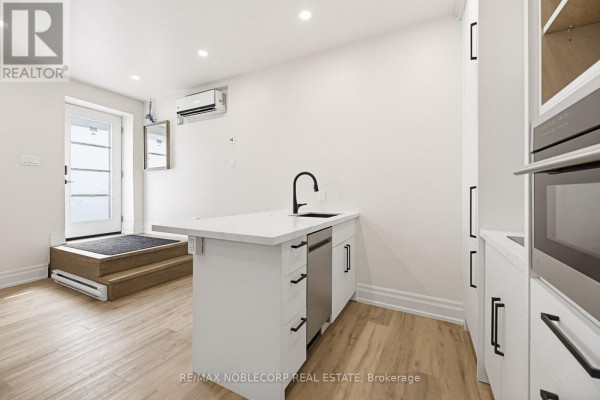 5 - 108 Enderby Road, Toronto, ON M4E2S5 Photo 5