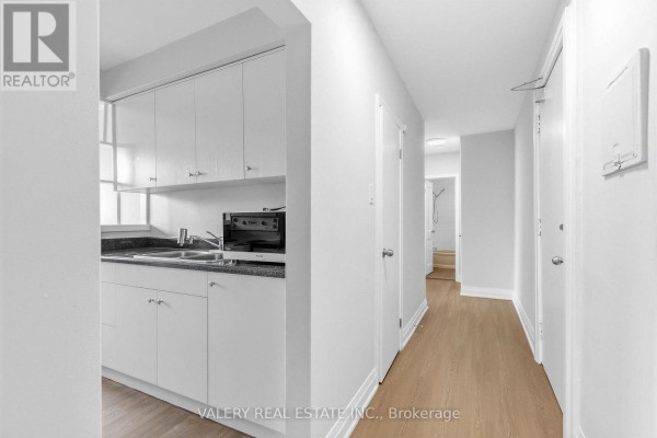 5 - 12 Westgate Boulevard, Toronto, ON, photo 3