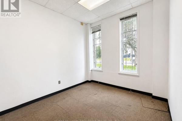 5 - 126 Commercial Avenue, Ajax, ON L1S2H5 Photo 4