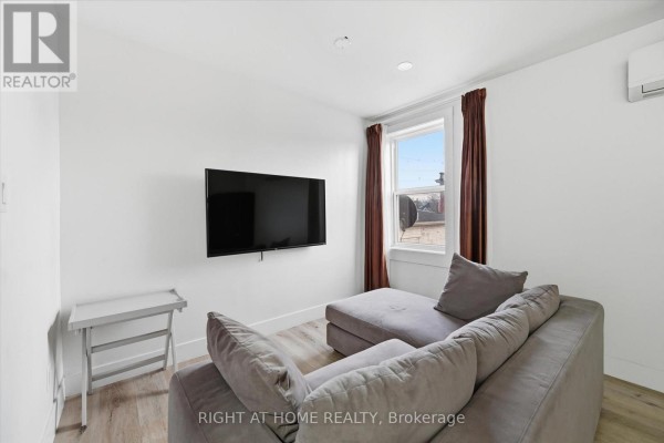 5 - 13 Westinghouse Avenue, Hamilton, ON L8L6E4 Photo 4