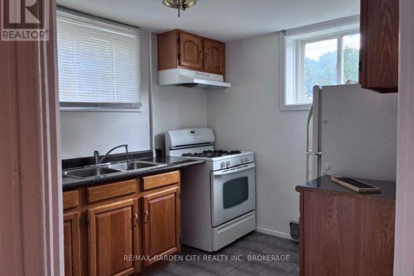 5 - 131 Lyons Avenue, Welland, ON L3B1M3 Photo 5