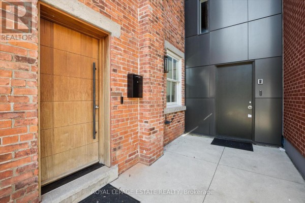 5 - 139 Thomas Street, Oakville, ON L6J3A9 Photo 3