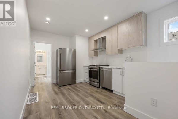 Kitchen - 5 - 14 Hatfield Crescent, Toronto, ON M9W2R8 Photo 3