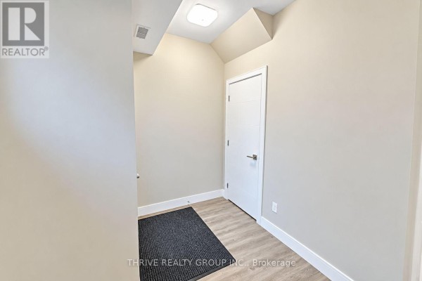 5 - 147 Pond Mills Road S, London South, ON, photo 3