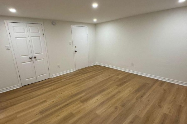 Kitchen - 5 - 1594 Dupont Street, Toronto, ON M6P3S7 Photo 2