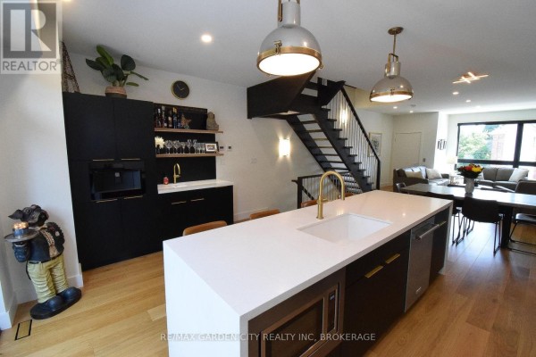 Kitchen - 5 - 2 Brock Street S, Hamilton, ON L9H3G6 Photo 4