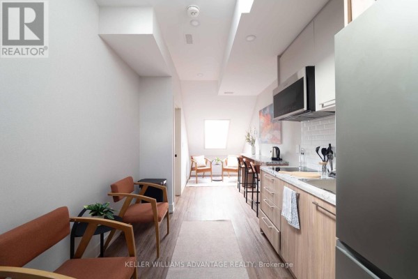 Bedroom 3 - 5 - 23 Ross Street, Toronto, ON M5T1Z8 Photo 3