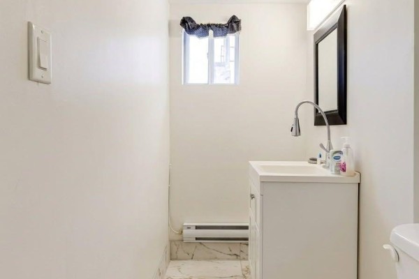 5 - 2696 St Clair Avenue W, Toronto, ON M6N1M2 Photo 3
