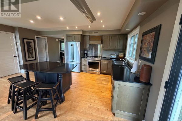 Sunroom - Sandfield 5 W3 - 3876 Muskoka Road 118 W, Muskoka Lakes, ON P0B1J0 Photo 5