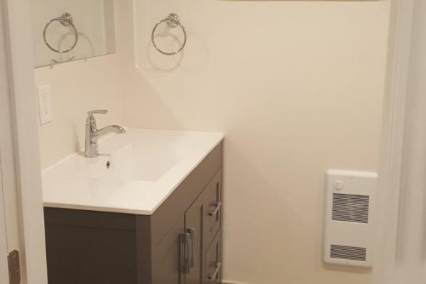 Bathroom - 5 - 44 Bartonville Avenue W, Toronto, ON M6M2B5 Photo 2
