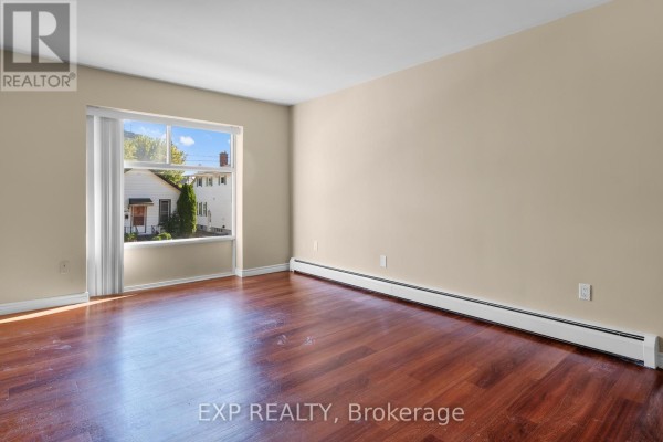 5 - 4663 Huron Street, Niagara Falls, ON L2E2H7 Photo 5