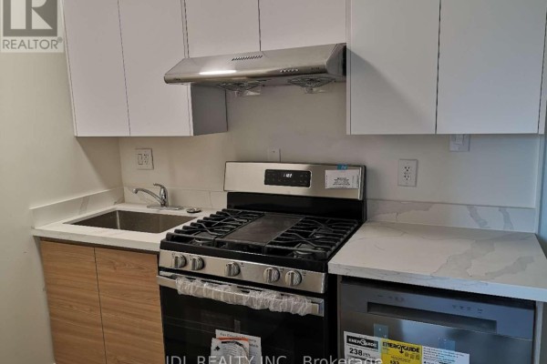 5 - 5 Sorauren Avenue, Toronto, ON M6R2C6 Photo 2