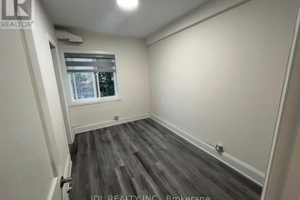5 - 5 Sorauren Avenue, Toronto, ON M6R2C6 Photo 5