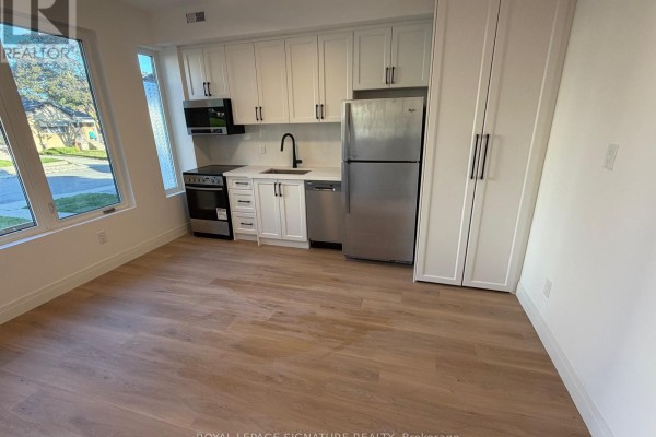 5 - 56 Hartley Avenue, Toronto, ON M6E4E9 Photo 3