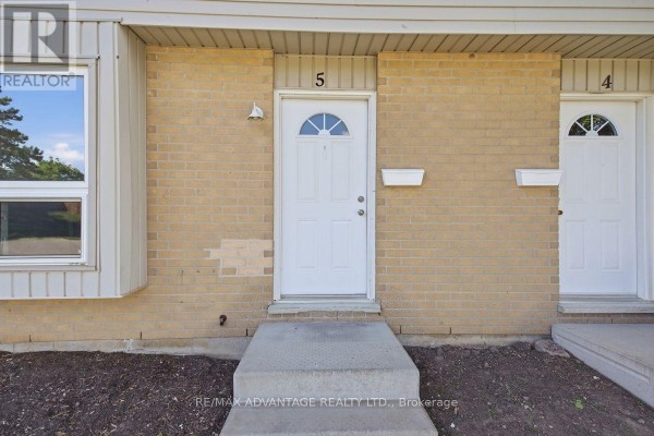 Primary Bedroom - 5 - 577 Third Street, London East, ON N5V4B8 Photo 4