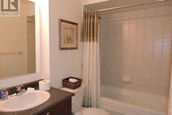 5 - 710 Neighbourhood Circle, Mississauga, ON L5B0B4 Photo 4