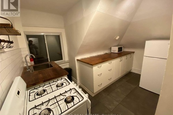 5 - 882 College Street, Toronto, ON M6H1A3 Photo 5