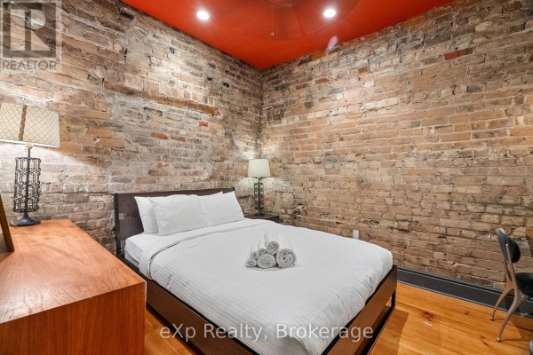 Bedroom - 5 - 94 Wellington Street, Stratford, ON N5A2L2 Photo 5