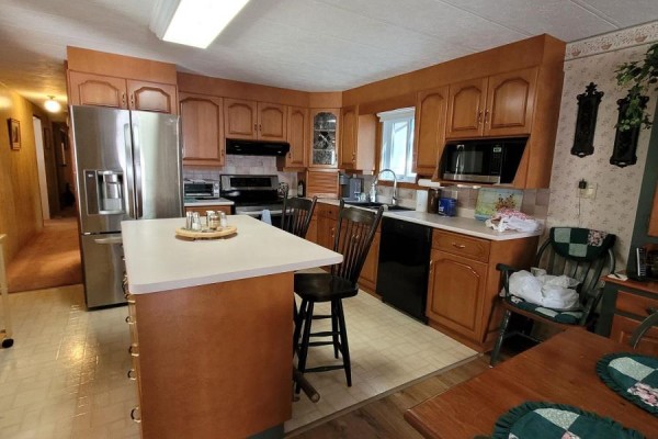 Family room - 5 - 9839 Lakeshore Road, Lambton Shores, ON N0M1T0 Photo 3
