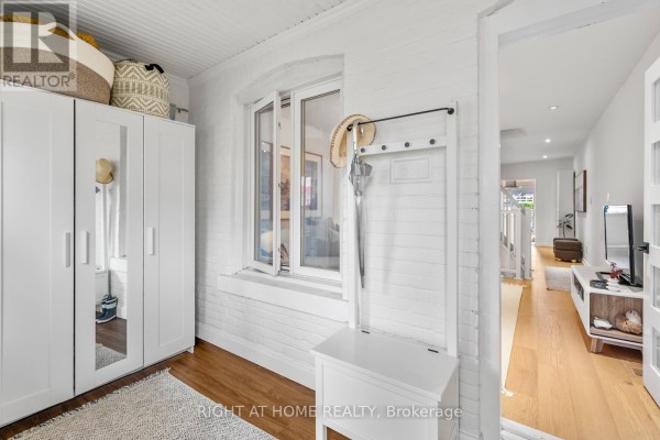 Primary Bedroom - 5 1/2 Luttrell Avenue, Toronto, ON M4C5E2 Photo 4