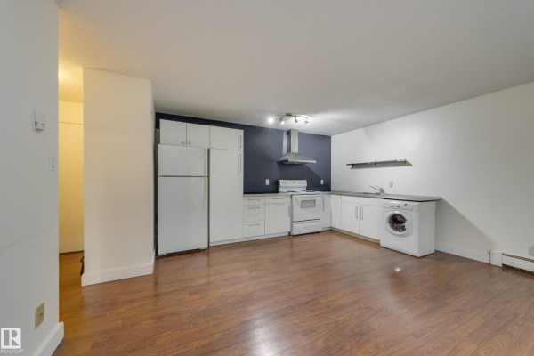 #5 10015 83 Av Nw, Edmonton, AB T6E2C3 Photo 5
