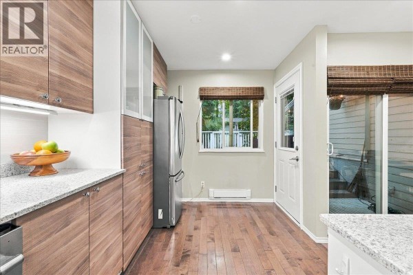 5 1240 Falcon Drive, Coquitlam, BC V3E2B4 Photo 2