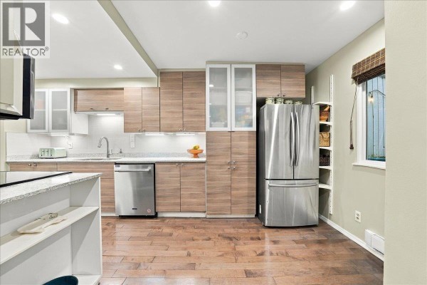 5 1240 Falcon Drive, Coquitlam, BC V3E2B4 Photo 3